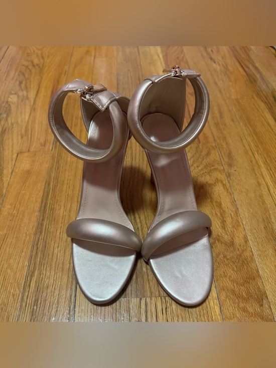 Shoes - Champagne Gold Heels Size 38